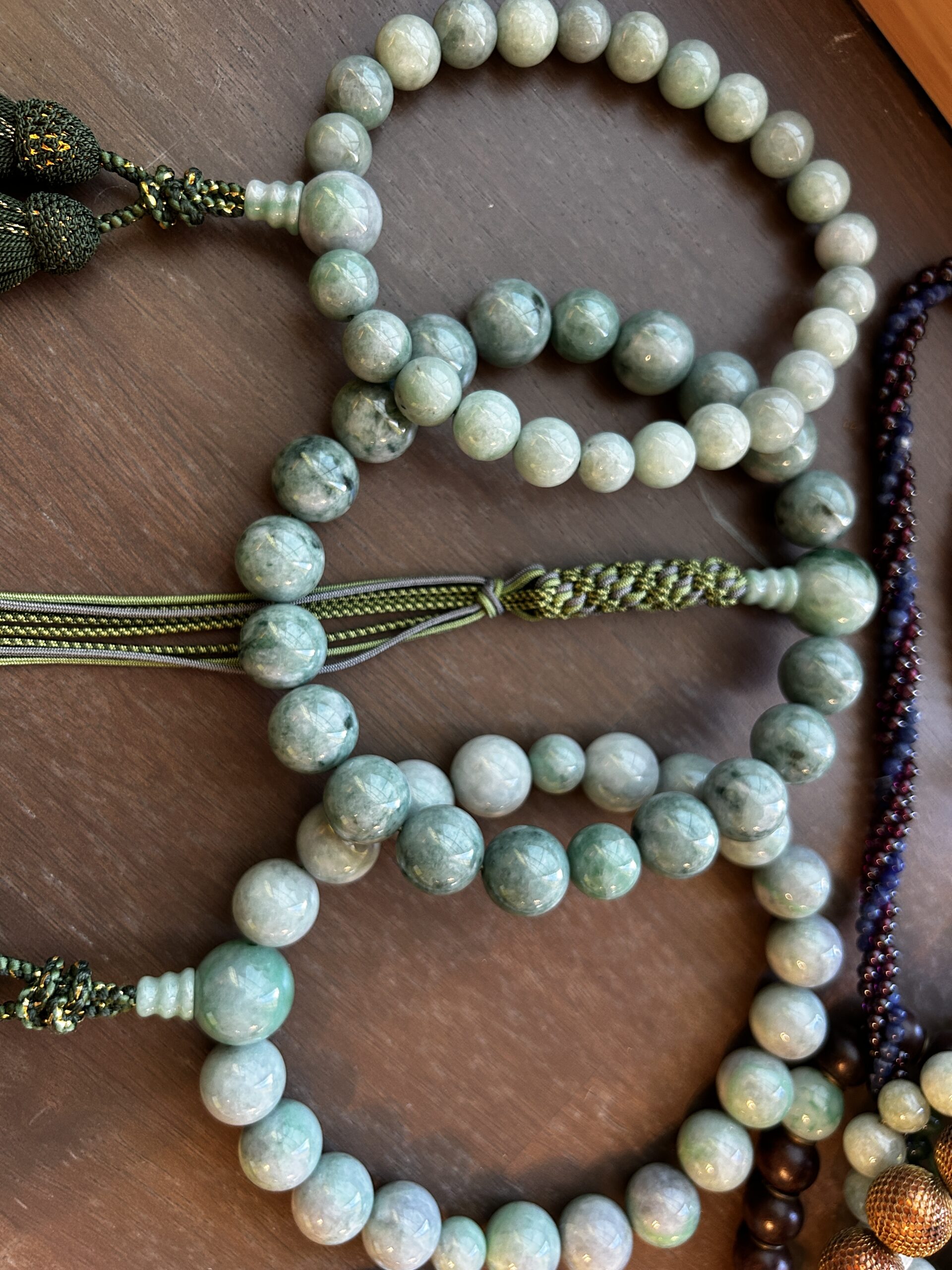 日本が誇る「糸魚川翡翠」 - 製品紹介・実績 | 京念珠(数珠)の製造販売